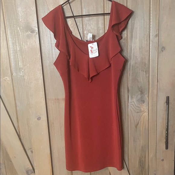 Elegant Rust Red Ruffle Midi Dress - Picture 1 of 2
